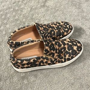 Steve Madden Gills - A Cheetah Print Slip on Platform Sneakers - Size 8